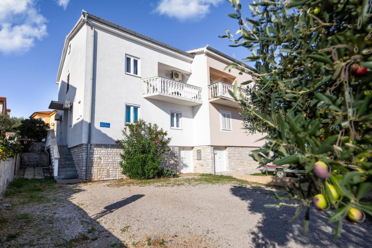 Apartments Aisa* Countryside Holiday Just 500M From The Beach! Krk Town Bagian luar foto