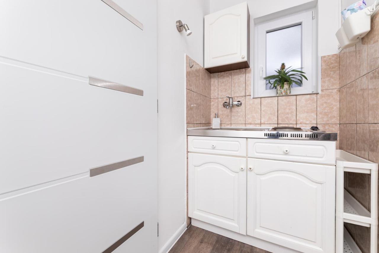 Apartments Aisa* Countryside Holiday Just 500M From The Beach! Krk Town Bagian luar foto