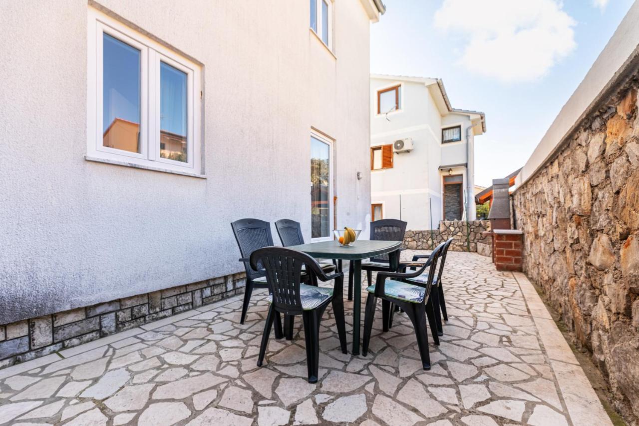 Apartments Aisa* Countryside Holiday Just 500M From The Beach! Krk Town Bagian luar foto
